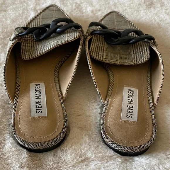 Steve Madden Checkered Mules with Black Chain Detail - Picture 3 of 4